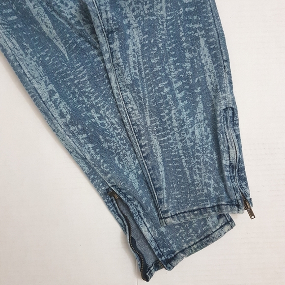 FREE PEOPLE 27 Ankle Zip Feathers Print Skinny Jean Size 27 - Picture 11 of 12